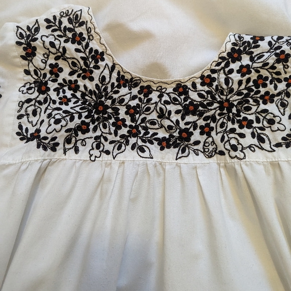 Vintage white lounge dress with pretty black and orange embroidery size L - Picture 6 of 7